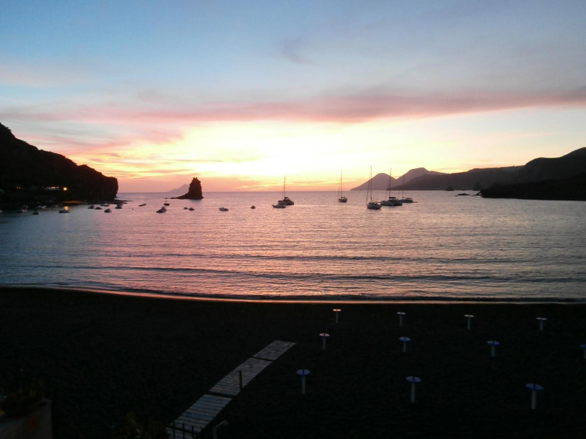 Hotel Conti วุลกาโน ภายนอก รูปภาพ